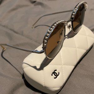 Chanel "Pearl" 4247-H